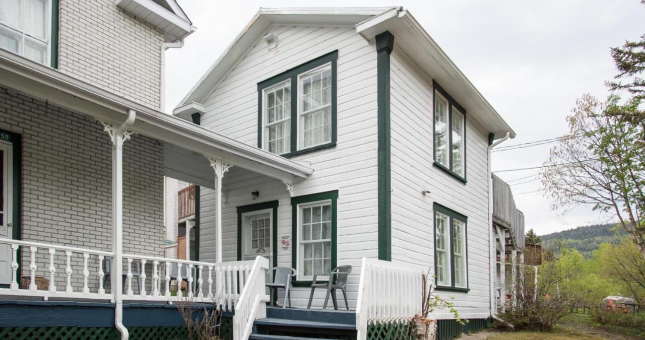 Auberge Maison Gauthier Тадусак Екстериор снимка