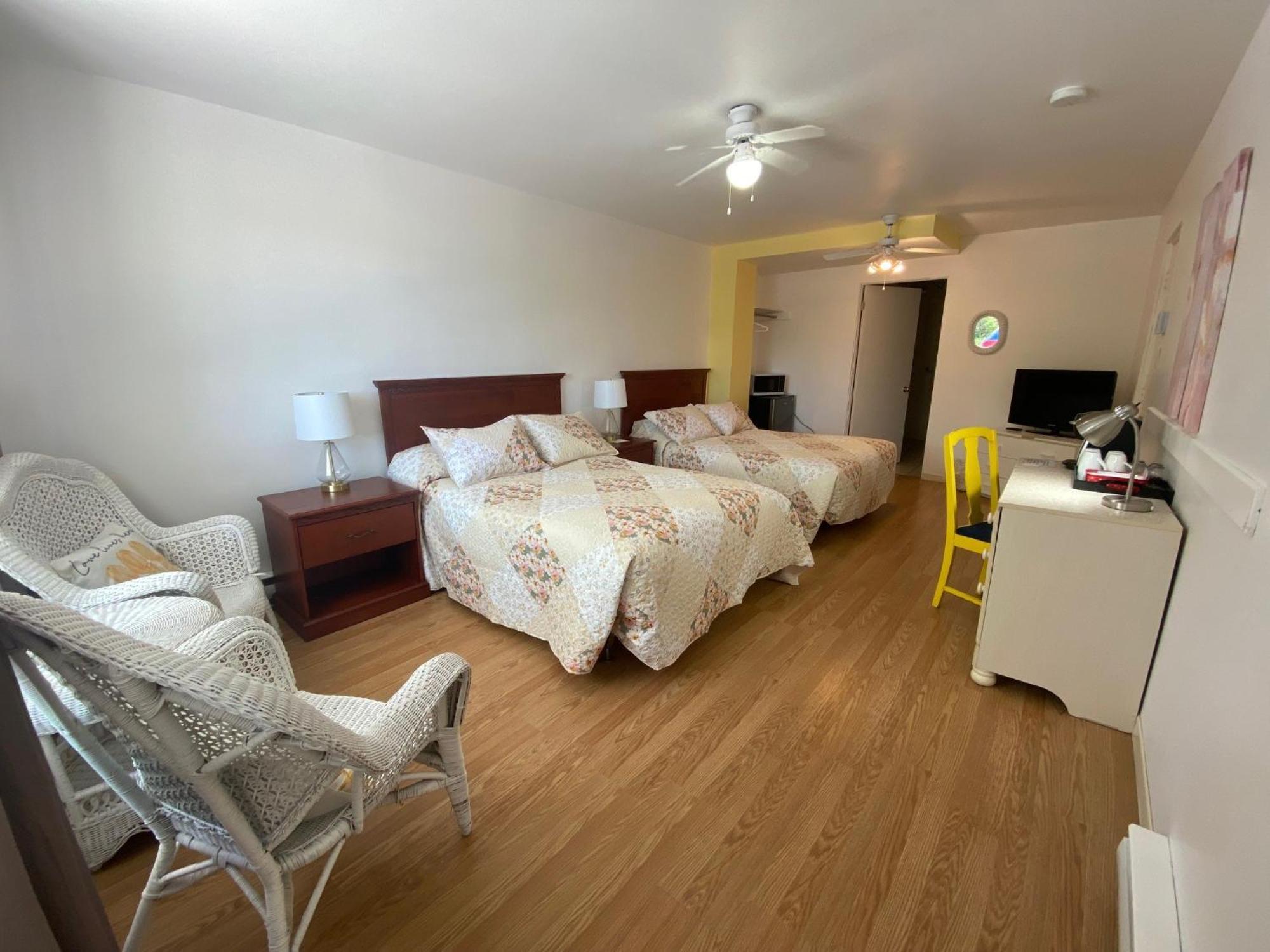 Auberge Maison Gauthier Тадусак Екстериор снимка