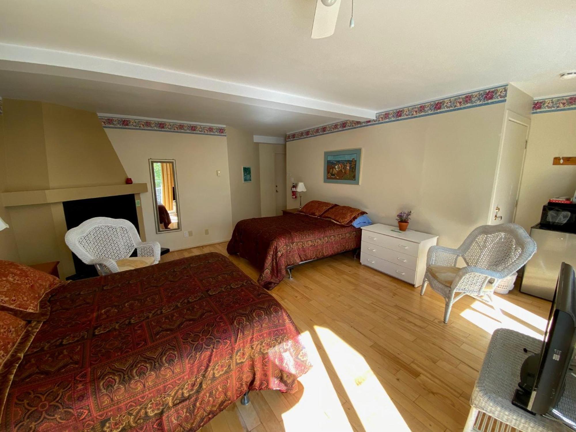 Auberge Maison Gauthier Тадусак Екстериор снимка