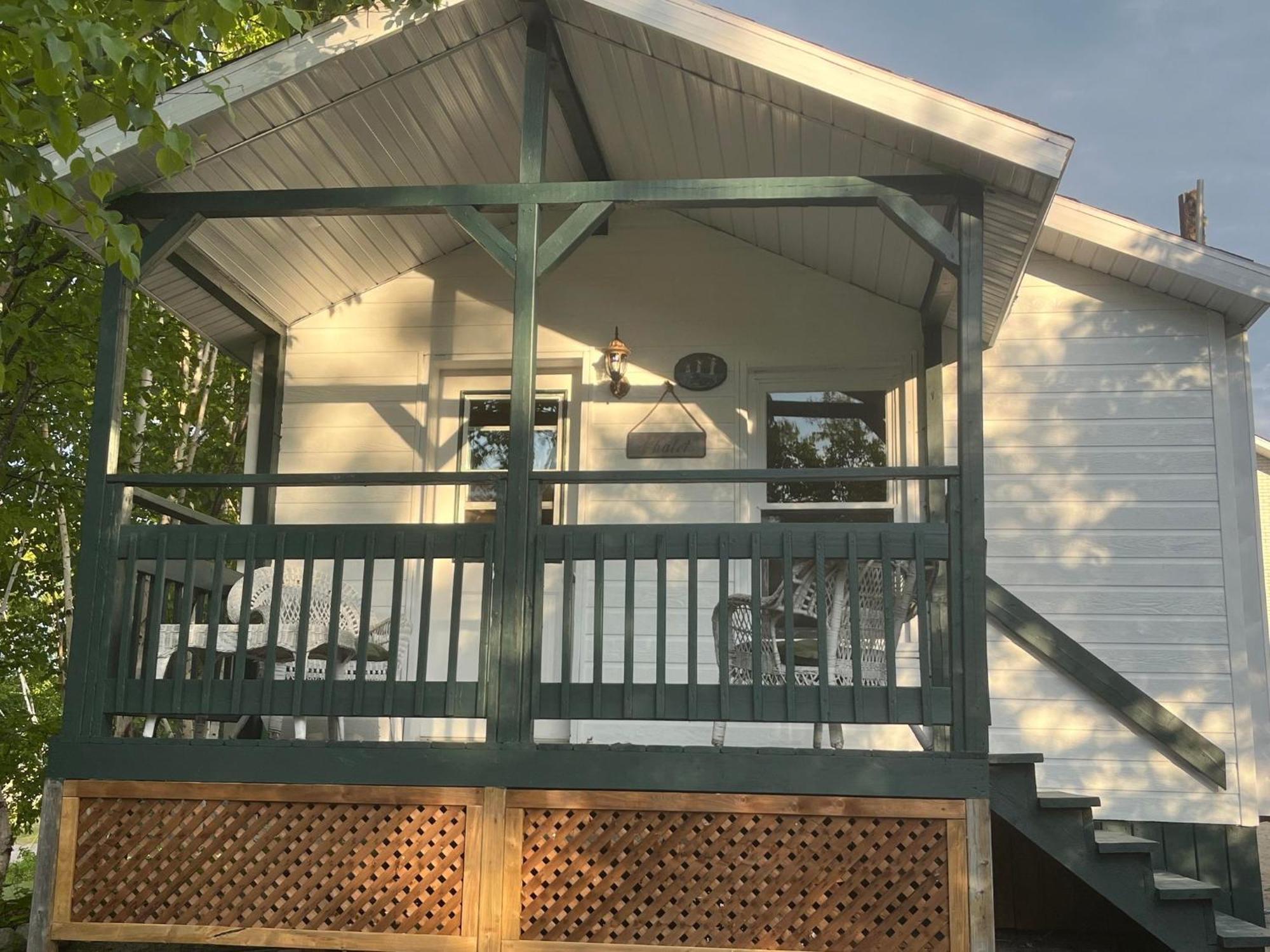 Auberge Maison Gauthier Тадусак Екстериор снимка